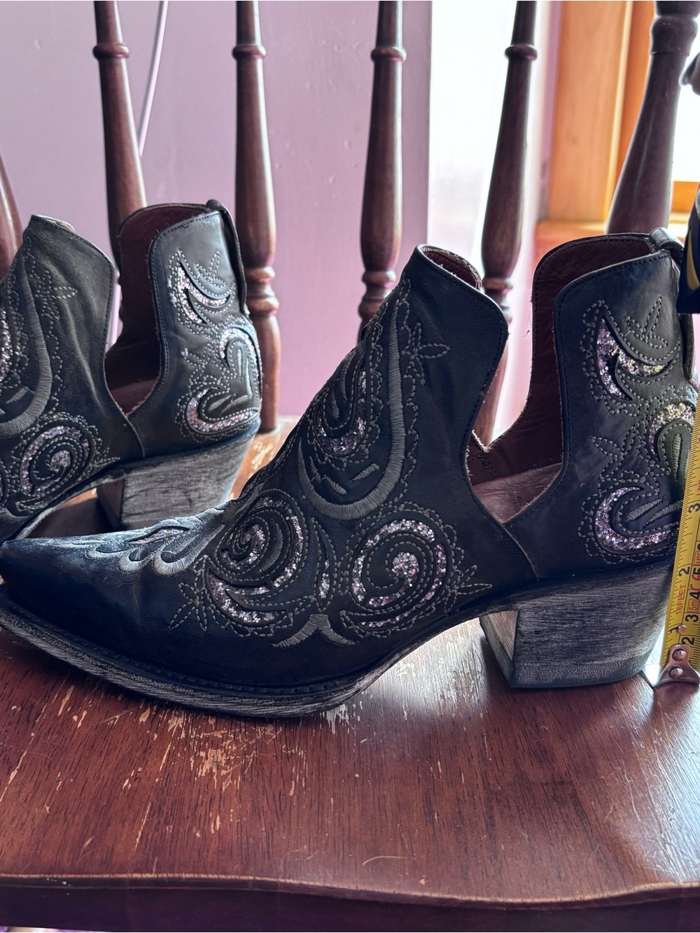 Women's Black Embroidered Cutout Ankle Boots - Stylish Western-Inspired Shoes7.5 - Picture 5 of 9